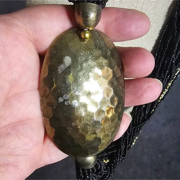 VINTAGE 1990s seed bead multistrand necklace with hammered gold tone statement - Picture 3 of 7